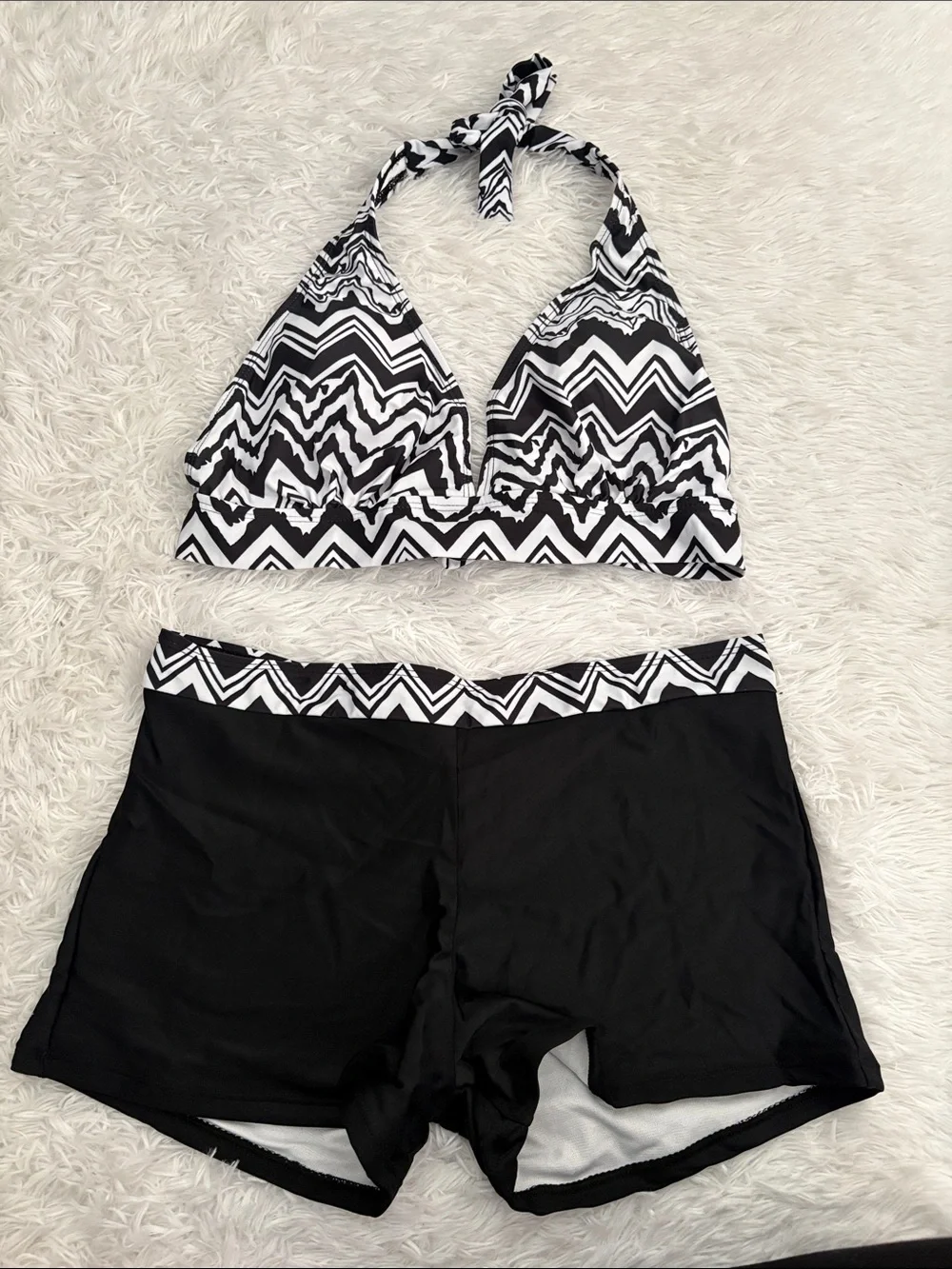 NEW Black And White Printed Halter Tie Swim Set Size XL From Amazon